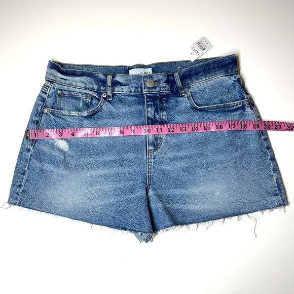 LOFT Women's Cut Off Denim Shorts Size- 28/6 - Picture 3 of 5